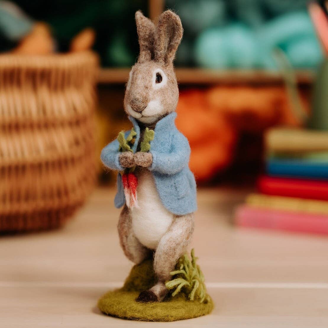 🎀 Sale! Peter Rabbit and the Stolen Radishes - Beatrix Potter Needle Felting Kit