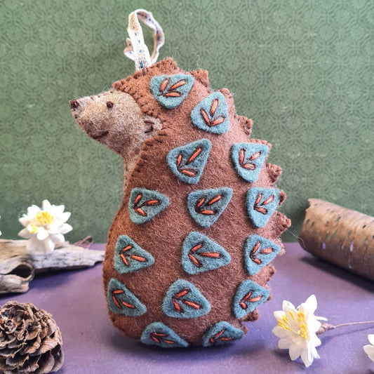 🎀 Sale! Folk Embroidered Hedgehog Felt Craft Mini Kit