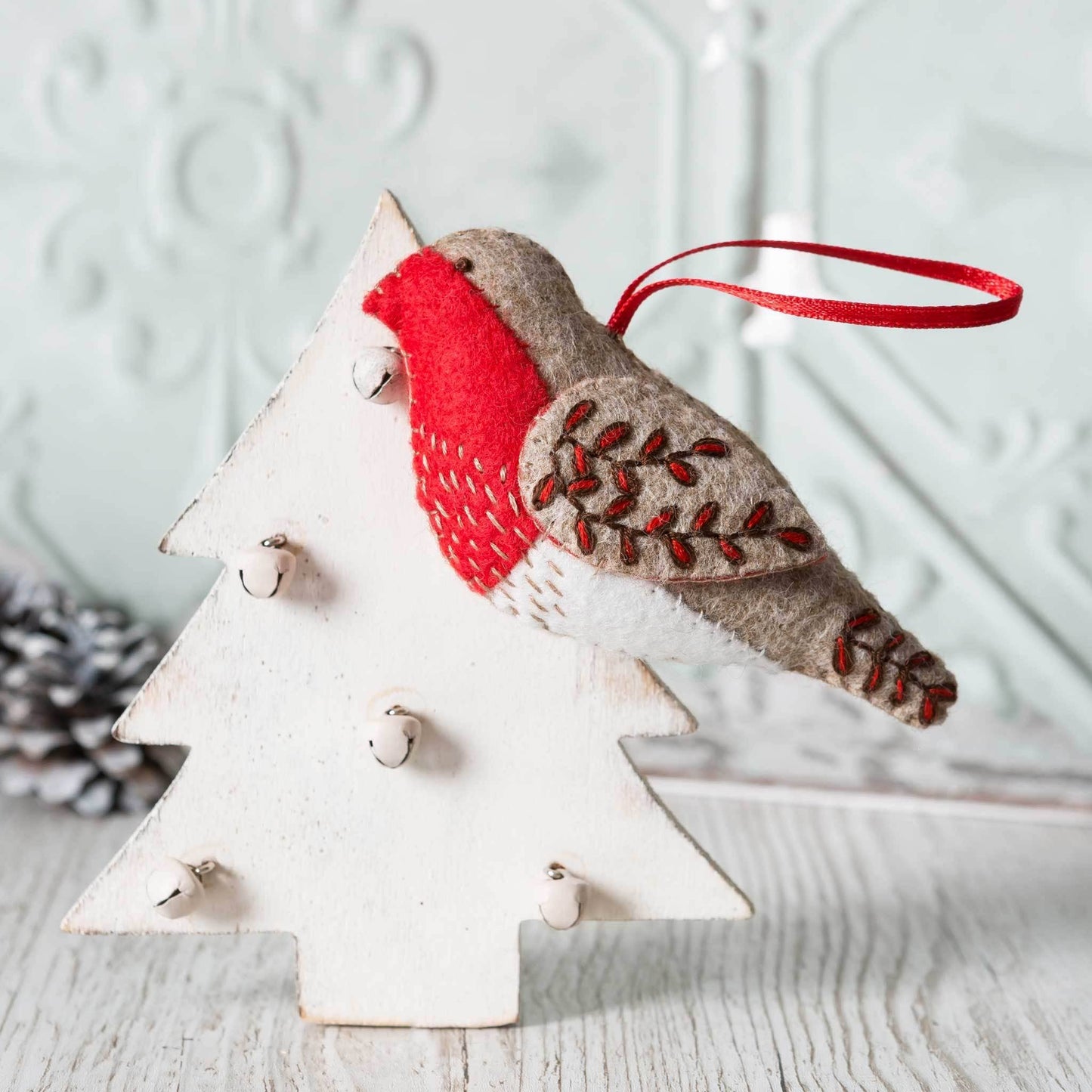 π Sale! Embroidered Robin Felt Craft Mini Kit
