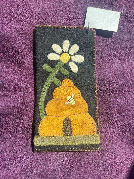 Eyeglass Case with Beehive & Daisy