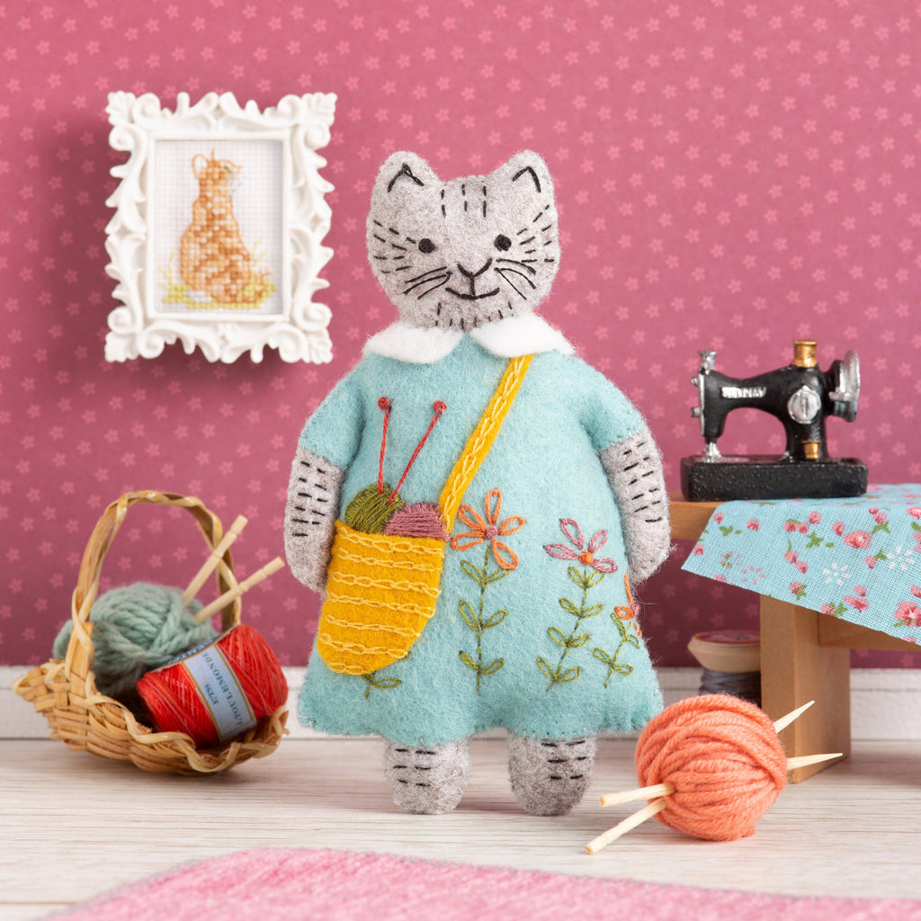 🎀 Sale! Mrs. Cat Loves Knitting Felt Craft Mini Kit