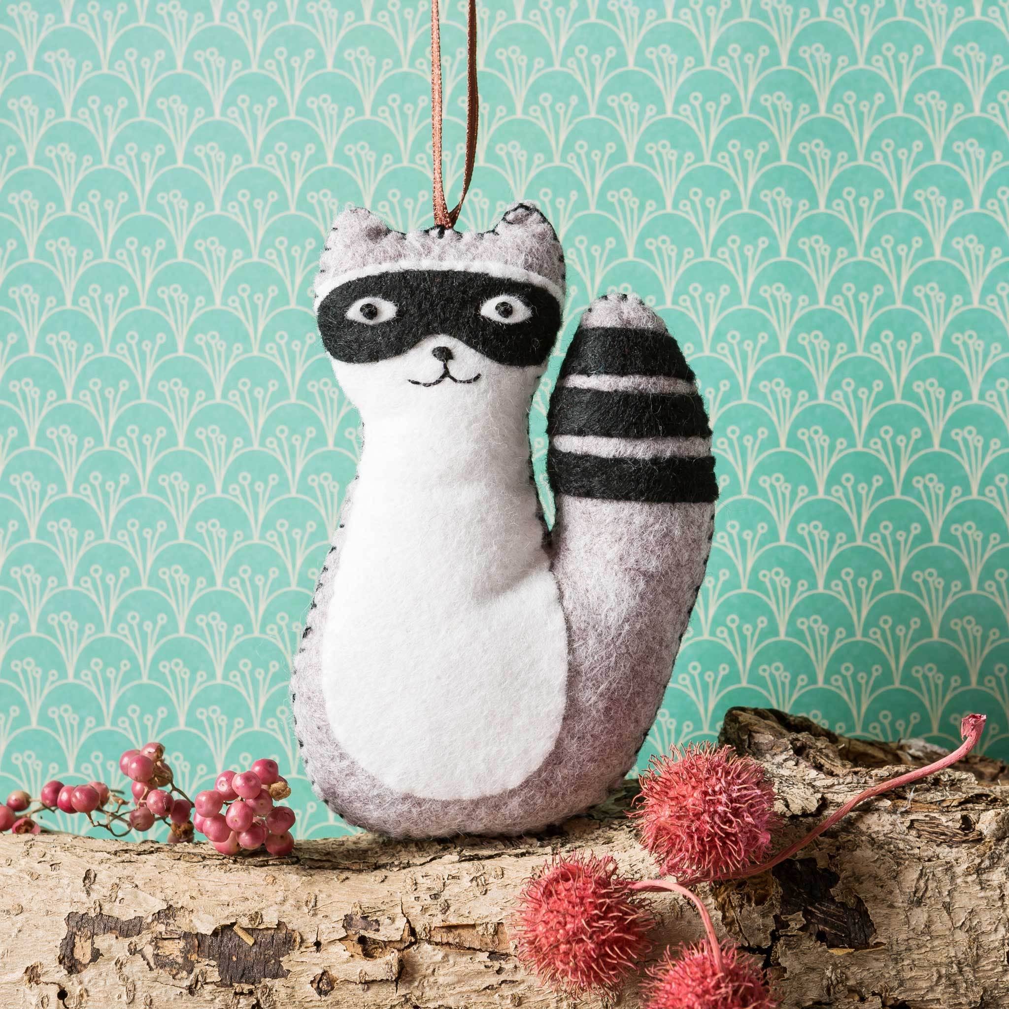CLEARANCE! Raccoon Felt Craft Mini Kit